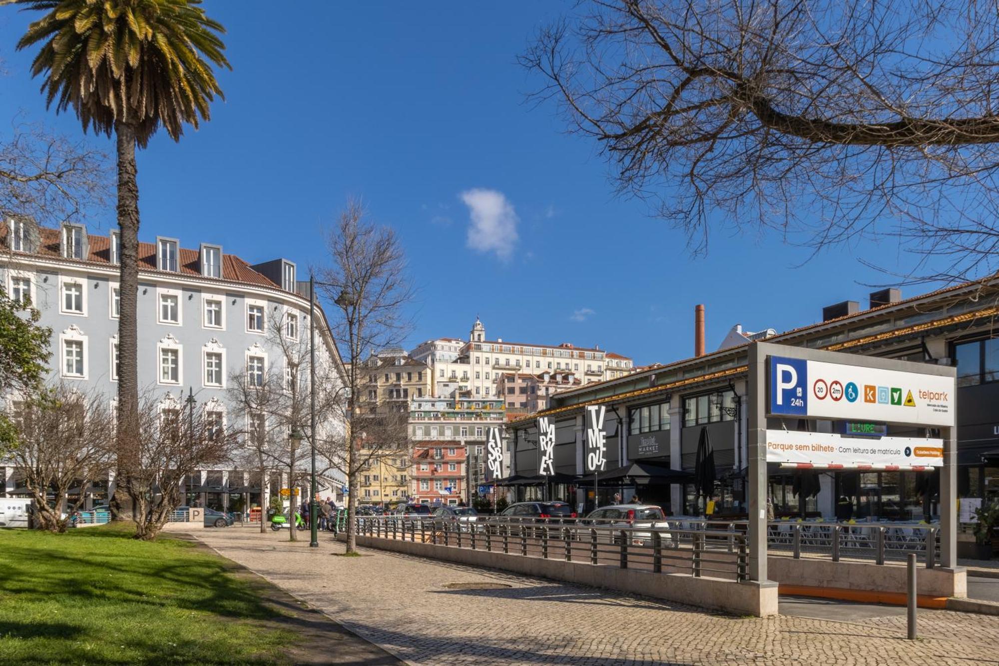 Modern 3Br, Terrace, Ac/Heating & Self Check-In Apartment Lisbon Bagian luar foto