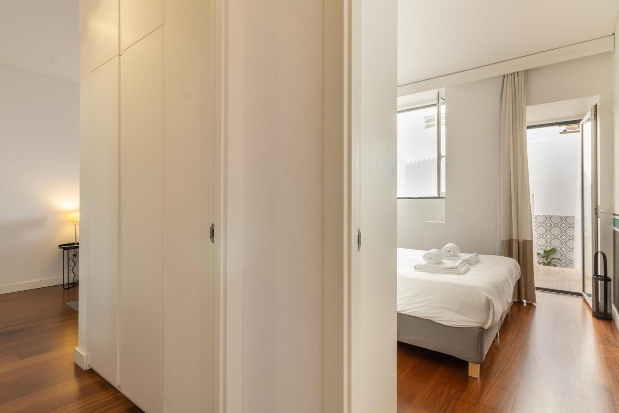 Modern 3Br, Terrace, Ac/Heating & Self Check-In Apartment Lisbon Bagian luar foto