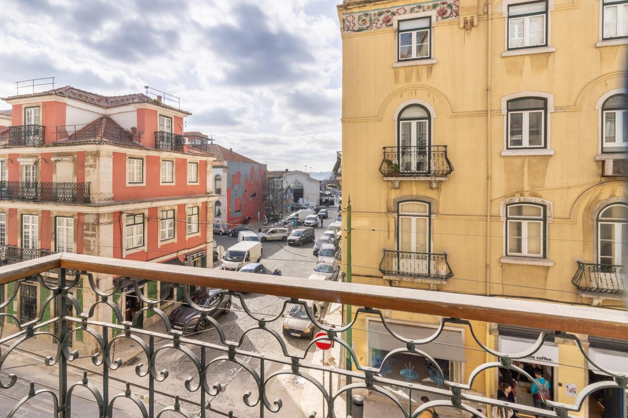 Modern 3Br, Terrace, Ac/Heating & Self Check-In Apartment Lisbon Bagian luar foto