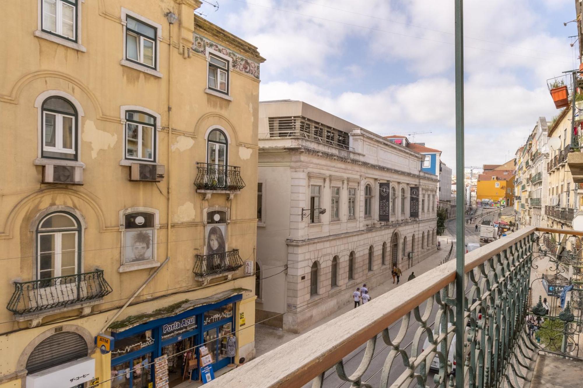 Modern 3Br, Terrace, Ac/Heating & Self Check-In Apartment Lisbon Bagian luar foto